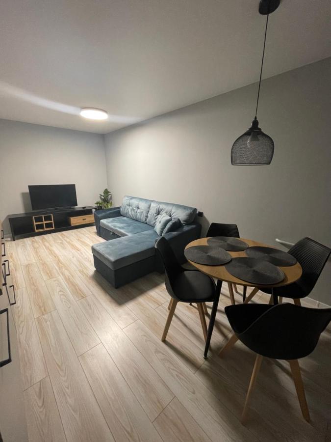 Mb Livinga Apartamentai Naftininku G Mažeikiai Extérieur photo